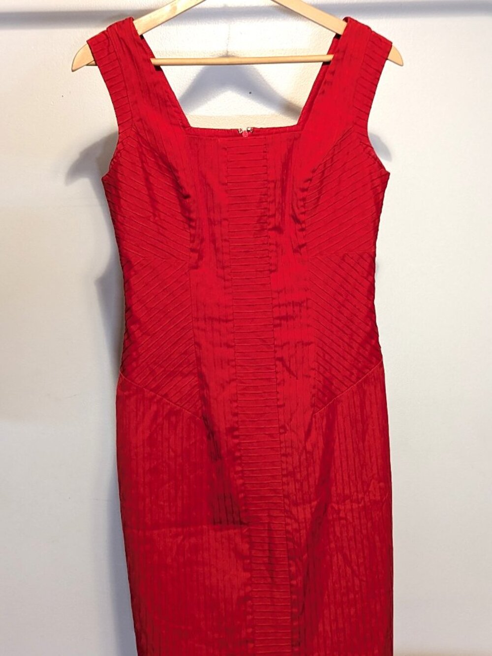 Red Square‑Neck Fitted Dress | Sleeveless | Knee Length